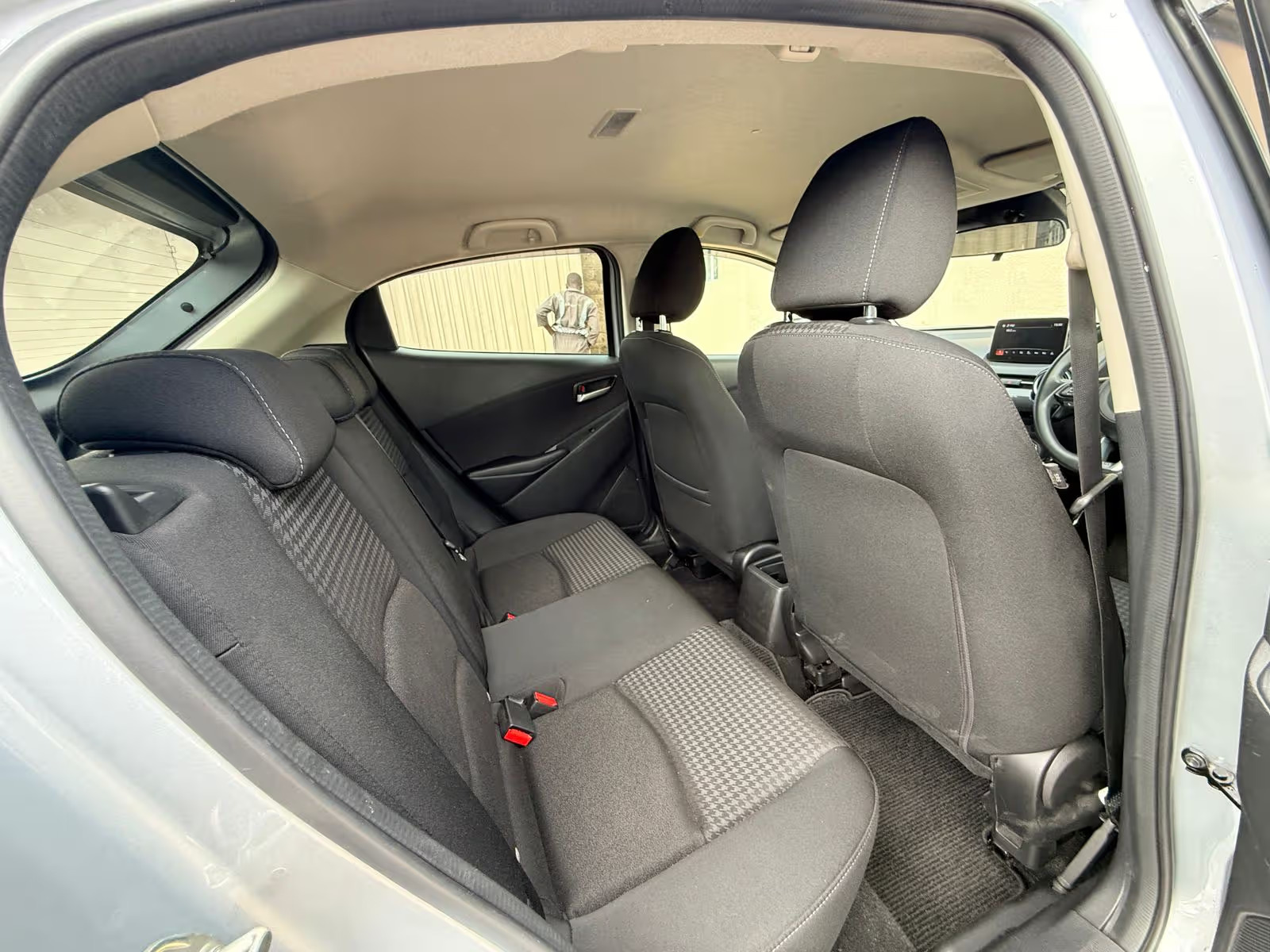 Mazda Demio 4