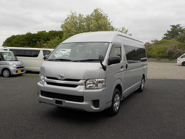 Toyota Hiace Commuter 3