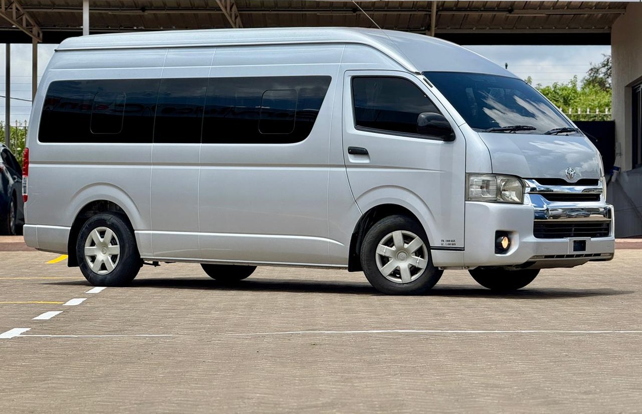 Toyota Hiace Commuter