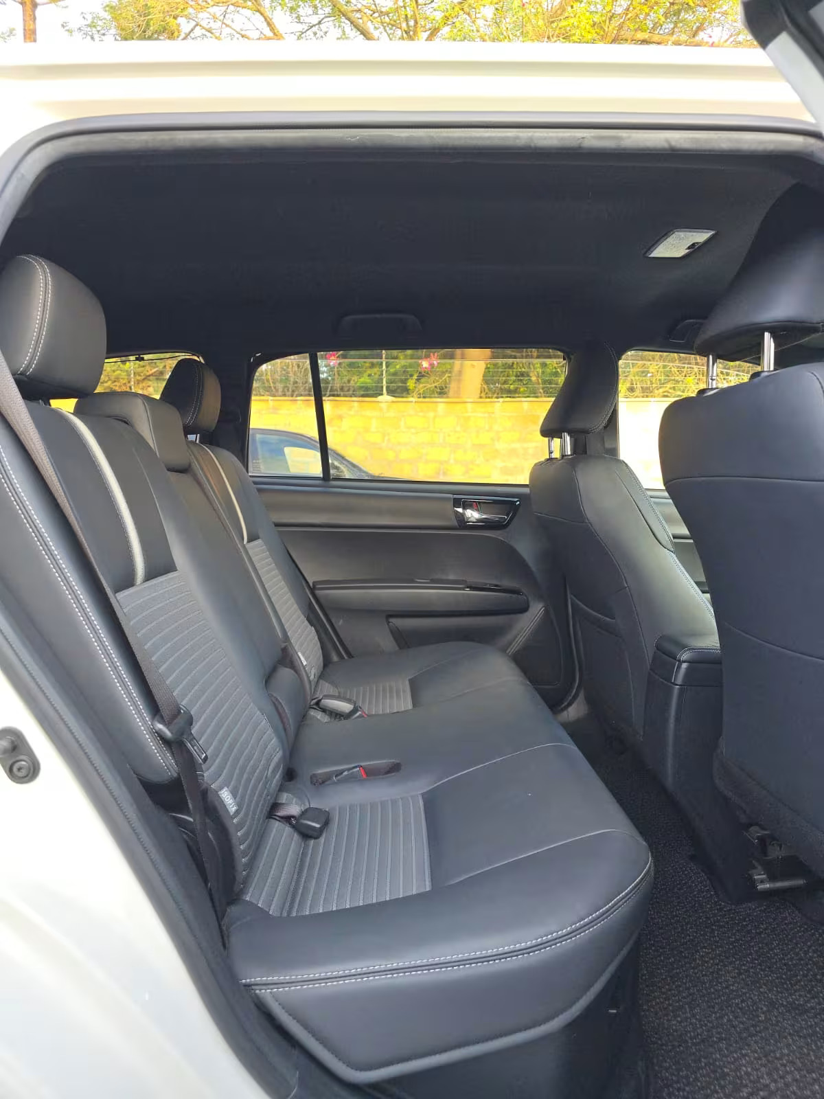 Toyota Fielder 4